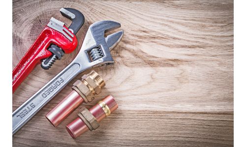 Pipe Wrench Vs Spanner Battle of the Tools